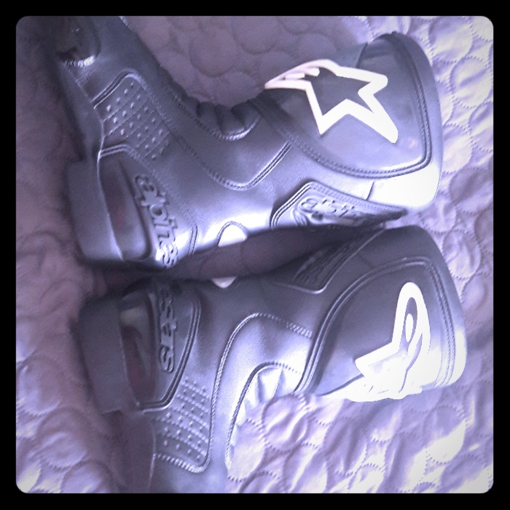Biker boots